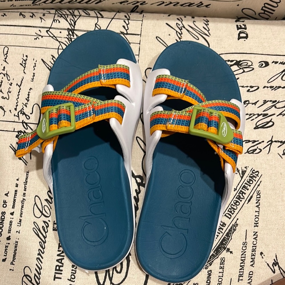 Chaco slides kids size 1. Worn once indoors.